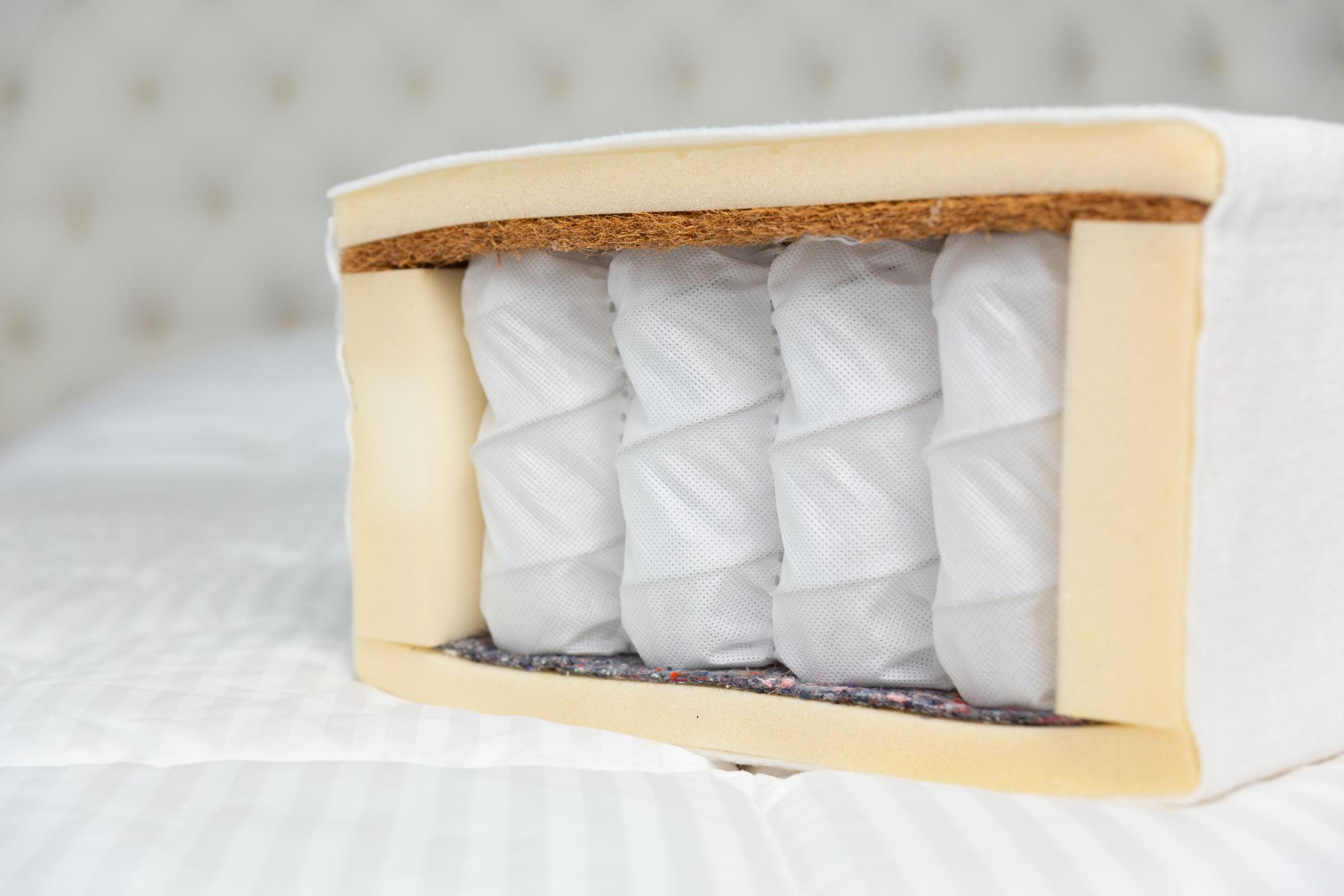 Sprężyny faliste czy bonnelowe